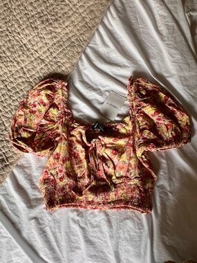 Forever 21 Yellow & Pink Floral Puff Sleeve Cropped Top